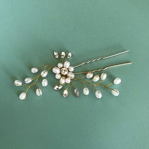 Floral hair pin